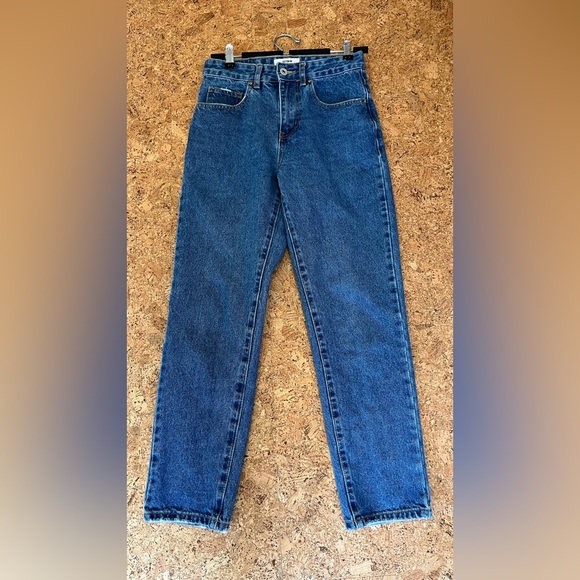 Cotton On: mom jeans in mid wash blue - Picture 5 of 6